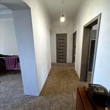 Продам 3ком.квартиру. Каменское. Центр. Сталинка. Автономное отопление