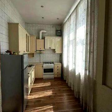 89947Продам 5 комнатную квартиру на Гиршмана!