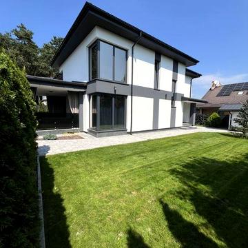 Будинок в Брюховичах з дуже гарним ремонтом