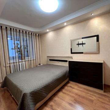 Святого Зигмунта Фелінського вул., 5