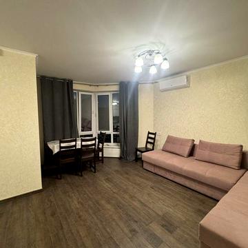 Продам однокімнатну квартиру з ремонтом