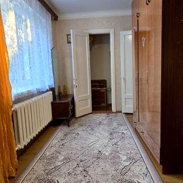 Сдается 2 ком. хрущевка 3/5, в районе дворца спорта