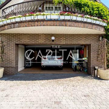 Миколи Миклухи-Маклая вул. (Дежнєва), 7