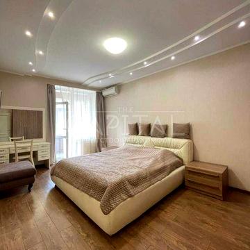 Продаж простора двокімнатна квартира 95 м2 на Печерську