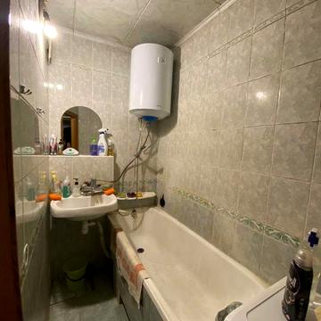 Продаж 2К Квартири, майже в Києві, поруч Метро, Ціну знижено!