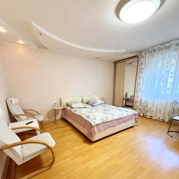 Антоновича вул. (Горького), 94-96