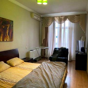 Однокомнатная каартира Соборная !Самый центр!