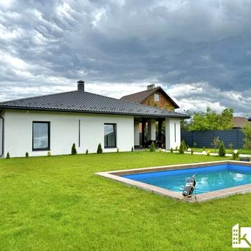 Продаю одноповерховий будинок з басейном з якісним ремонтом