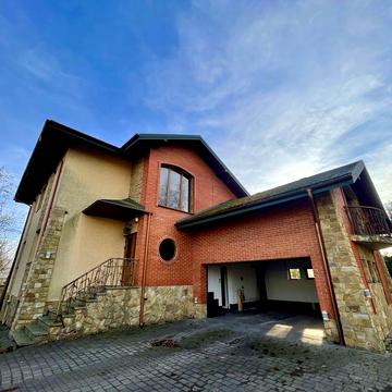 Продаж будинку в шикарному місці • Сокільники 350м2 18 сот землі