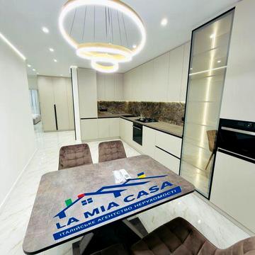 Оренда 2 кімнатноі квартири в новобудові (авторський ремонт)