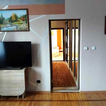 Здам 6-кімнатний будинок Львівщина Яворів.