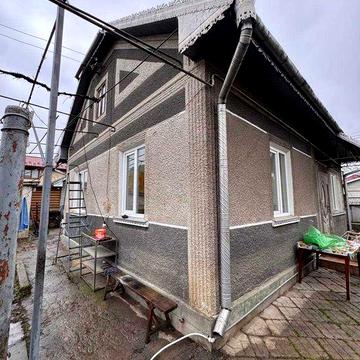 Продається будиночок у Чернівцях (район Дріждзаводу, біля автостанції)