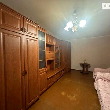 Продаж 2к Квартира Левка Лук’яненка (Ватутіна) вулиця