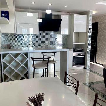 Сучасна 3х кімнатна квартира з гарним краєвидом