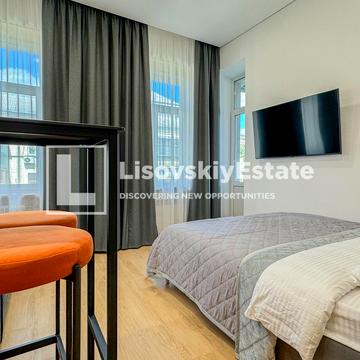 Інститутська вул., 24/7