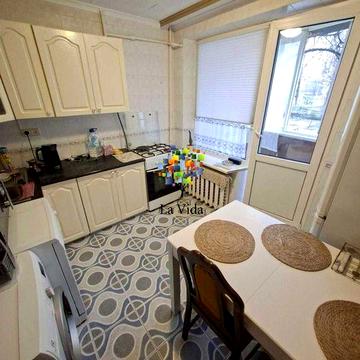 Здається простора, затишна 2-к квартира, біля м.Оболонь 15 хв пішки