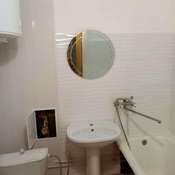 АРТЕМ, 1 кім.квартира на Вечірньому, 2 поверх, кухня велика, все норм