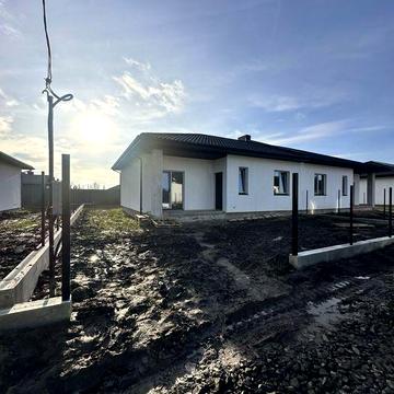 Будинок ( дуплекс) • під чистовий ремонт• 80м2