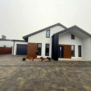 Продаж будинку з усіма комунікаціями на Авторинку