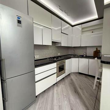 Продається 2к квартира біля університету