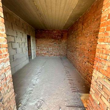 Продається 1 кім квартиру, велика кухня-студія, ЦЕНТР