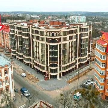 Елітний Центр. біля ЖК "Пилипа Орлика 26", біля "ЦУМ". Частина Будинку