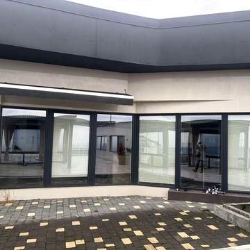 Будинок з панорамою на місто Бам, Червениця