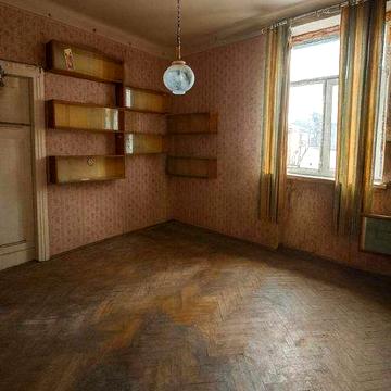 Продаж 4-х кімнатної квартири, під ремонт, ближній центр, м. Дрогобич!