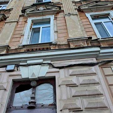 Трикімнатна квартира . Вул. Софіївська.