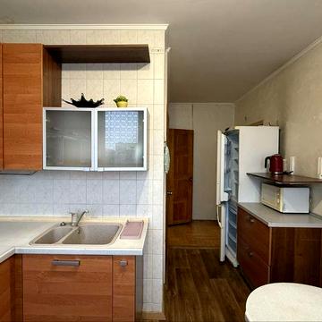 Вул. Р.Рейгана 4а (Драйзера ) , двокімнатна квартира .