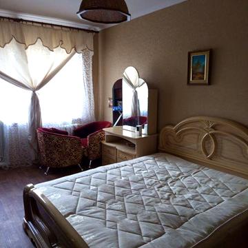 Хорошая однушка на Бульваре Вечерний.Оплата помесячно.Заселим сразу.