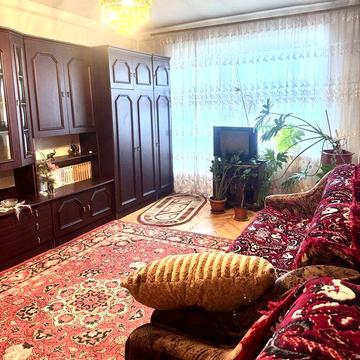 Продам Двокімнатна квартиру з АГВ, Центр!