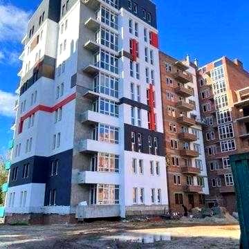 Двокімнатна простора квартира в розвинутому мікрорайоні! Є газ!