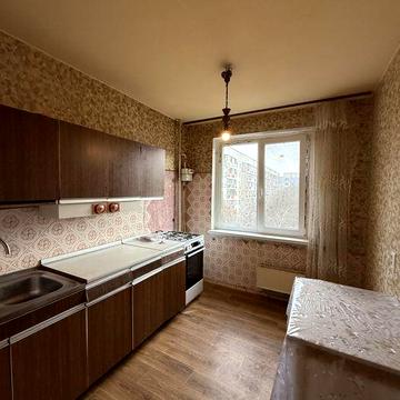 Продам трикімнатну ПЗР 6 поверх