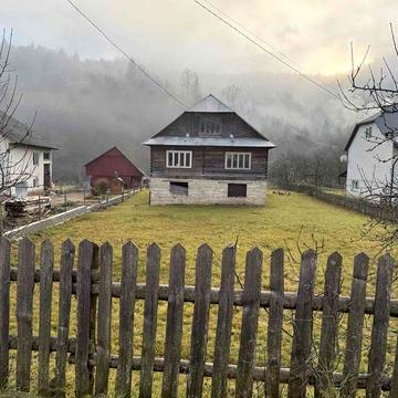 Будинок біля річки в Карпатах — можливість зробити мрію під себе