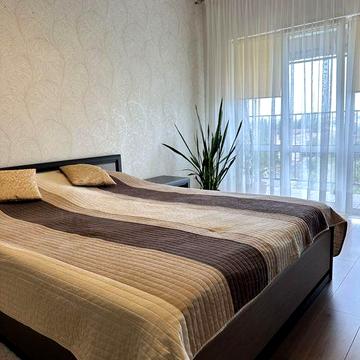 Продаж дворівневої 4-кімнатної квартири біля парку Шевченка.