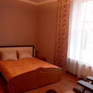 Здається 2 кімнатний будинок.