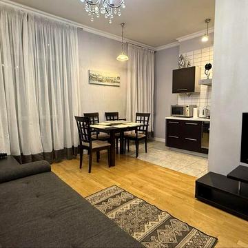 Центр , вул . Саксаганського 25.