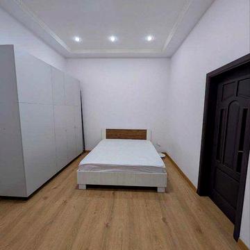 Оренда: вул. Старицького, 3.5м стелі, біля Політехніка, центр