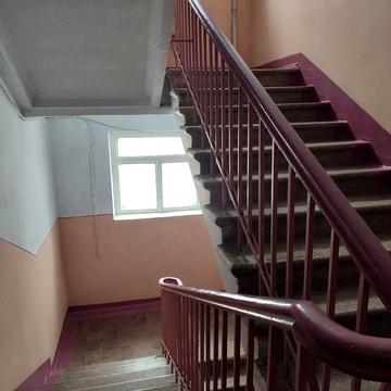 Центр. Продам 2-х кімн. квартиру.