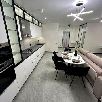 Продам 2 ком Центр Голливуд