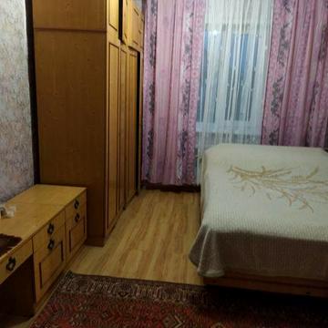 Здаю в оренду півбудинку