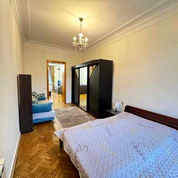 ЦЕНТР, є ГАЗ, НЕ ВИМИКАЮТЬ світло, м Хрещатик 2хв