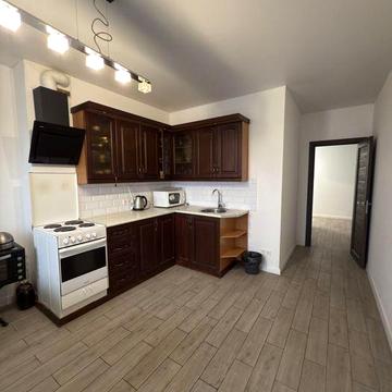 Продаю простору 3 кімнатну квартиру!