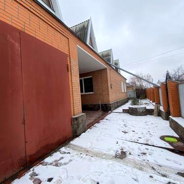 Гарний будинок біля автовокзалу