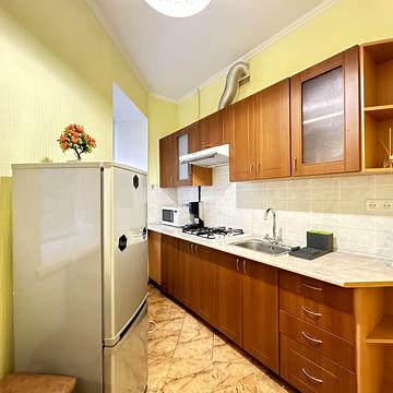 Івана Франка вул., 27/31