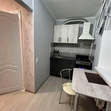 Продається однокімнатна квартира 
В районі ЖД вокзалу