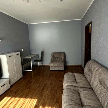 Бориса Гмирі вул., 12-Б