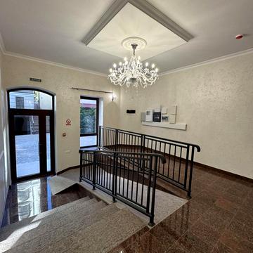 Двокімнатна квартира в центрі, АГВ, цегляний будинок