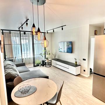 Любомира Гузара просп. (Космонавта Комарова), 15